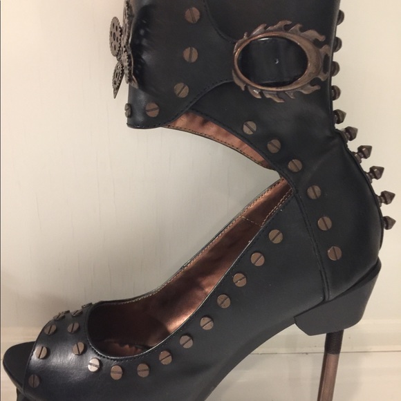 Shoes - Picture 3 of 3